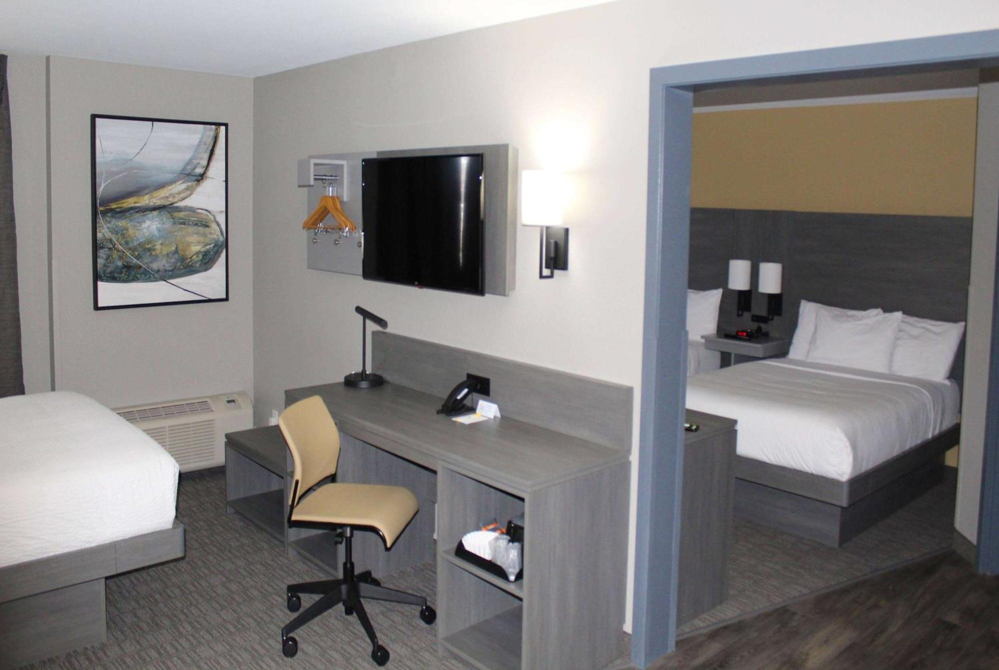 Days By Wyndham 2* Stony Plain