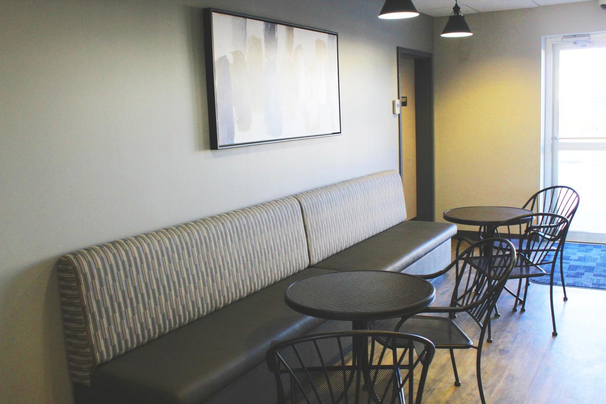 Days By Wyndham 2* Stony Plain
