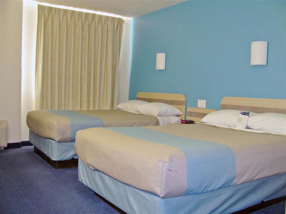Hotel Days By Wyndham Stony Plain